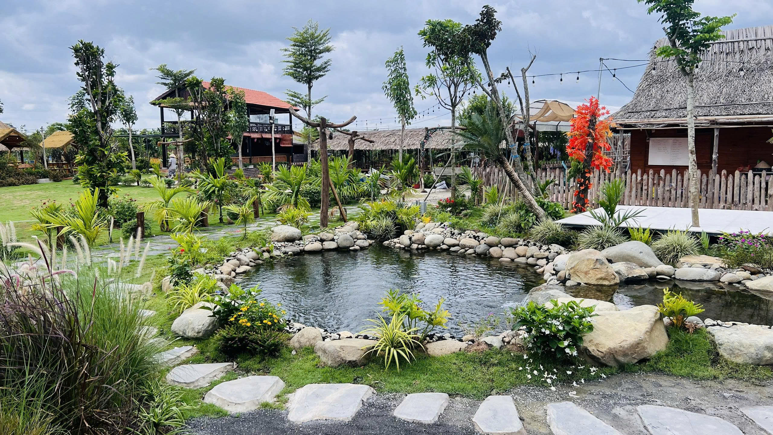 Sen Vàng Garden High Resolution Banner